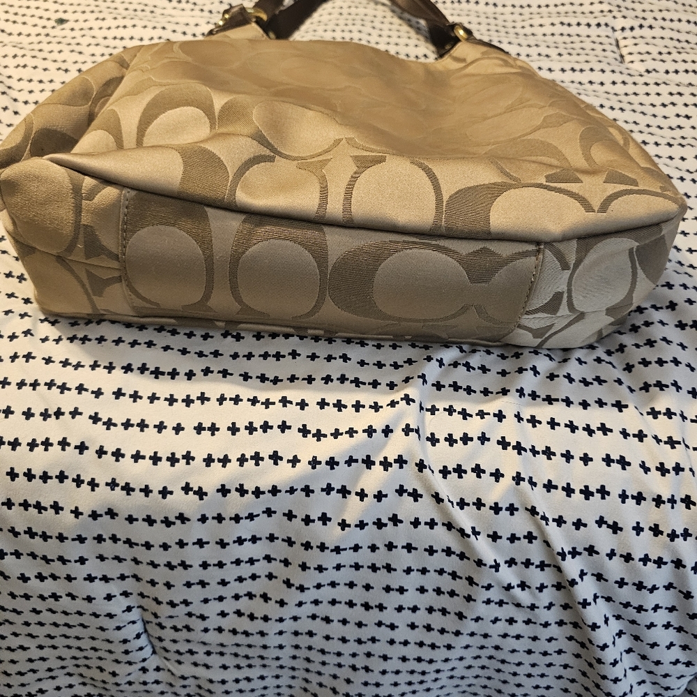 Coach gold signature c triple compartment soho hobo bag With  brown leather rare - Picture 14 of 16